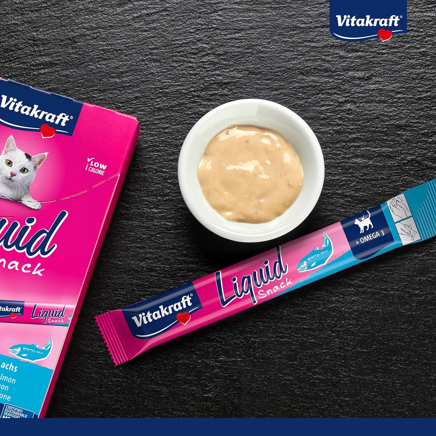 Vitakraft Liquid Snack, Creamy Cat Snack with Salmon and Omega 3 Fatty Acids, in Individual Sachets, for Healthy Skin (1 Pack of 6X 15g)